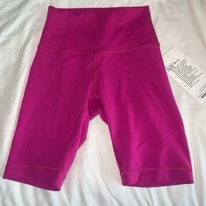 NEVER WORN NEW WITH TAGS! Lululemon Wunder Train HR Short 8” biker shorts!!!